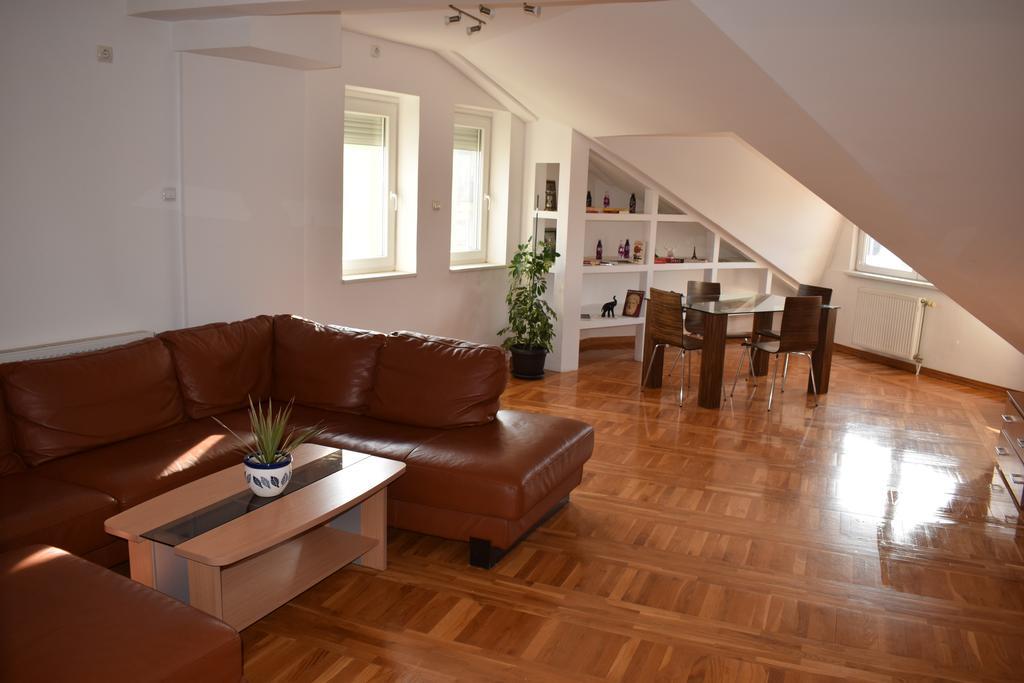 Penthouse In City Center 수보티차 외부 사진