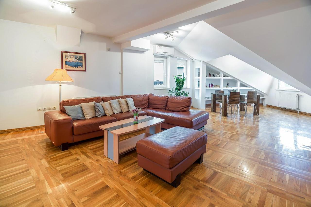 Penthouse In City Center 수보티차 외부 사진